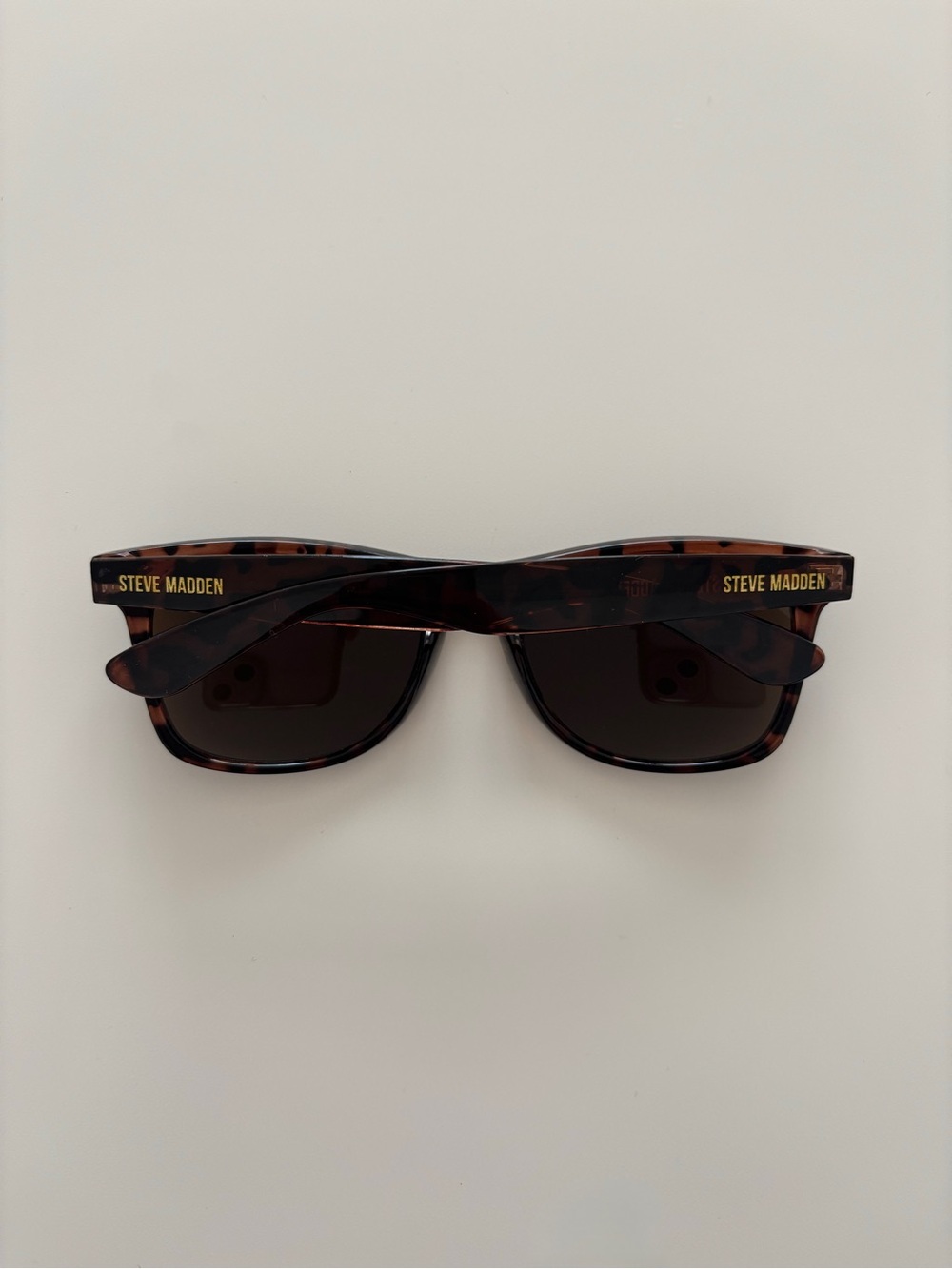 Steve Madden tortoiseshell sunglasses - Picture 5 of 7